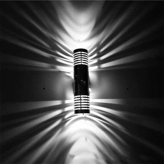 Outdoor designer wall lamp